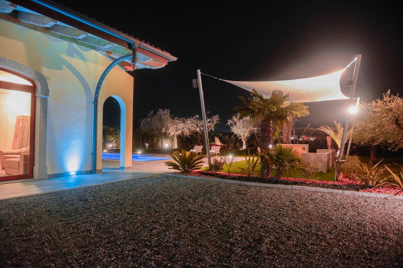 Villa Luxury House & *