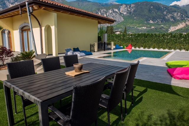 Luxury House & Villa